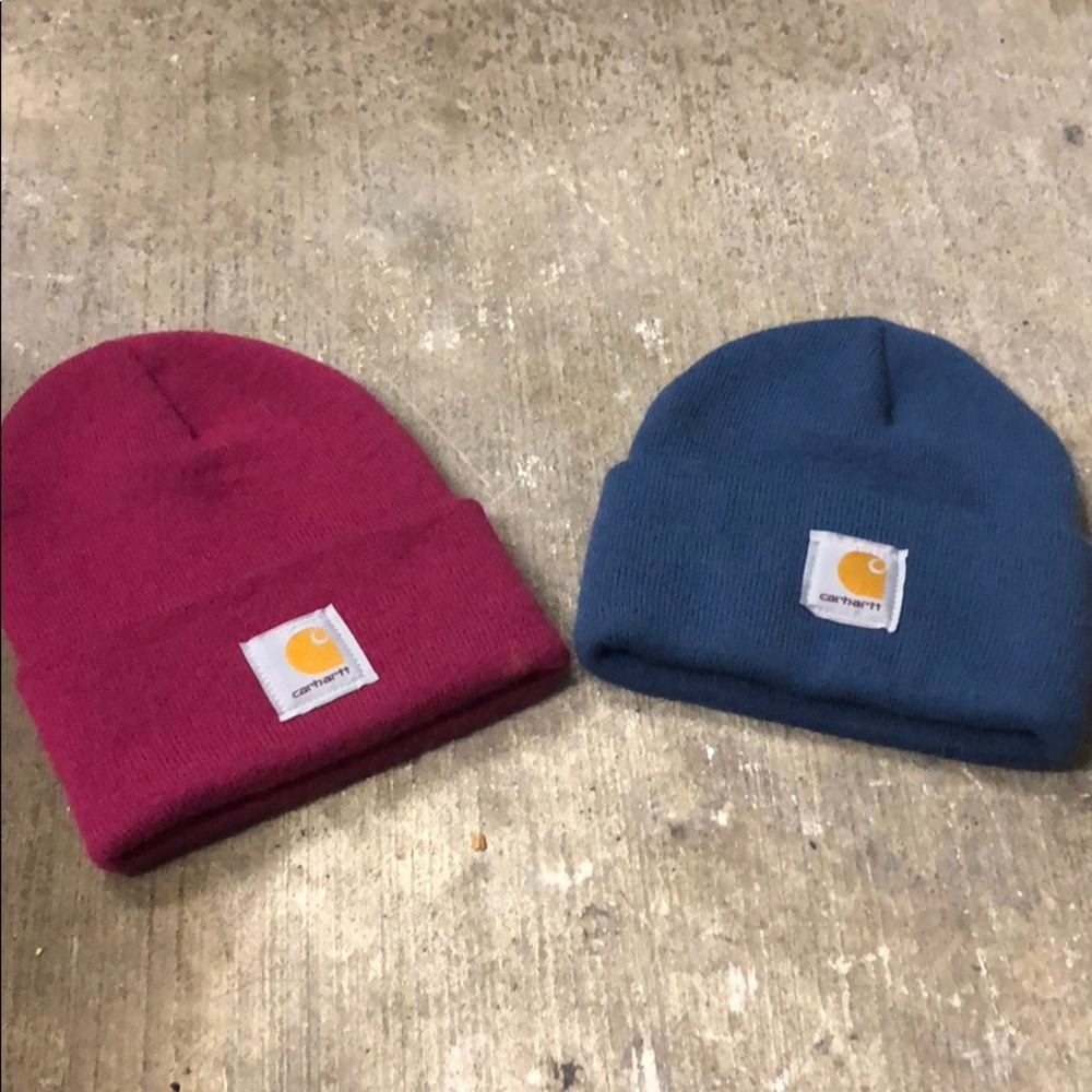 2 women’s Carhartt Beanies